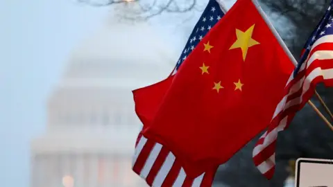 中美关系紧张下的投资指南：贸易战、科技战与脱钩影响