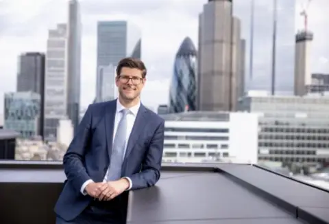 Schroders 任命 David Thomas 为信托管理业务发展总监