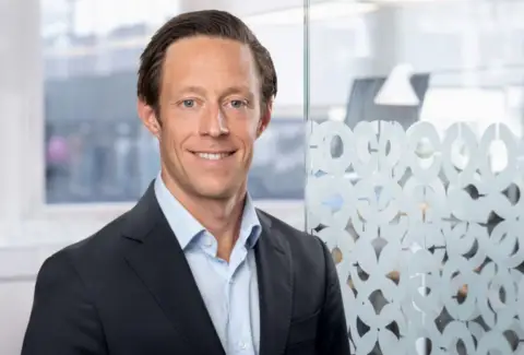 Schroders 任命 Henrik Zeffer 为高级客户总监,强化北欧客户关系