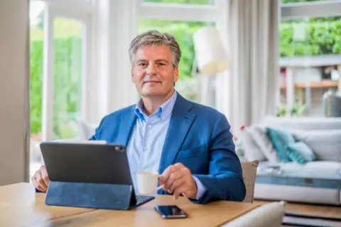渣打银行任命 Roel Louwhoff 为首席技术、运营与转型官