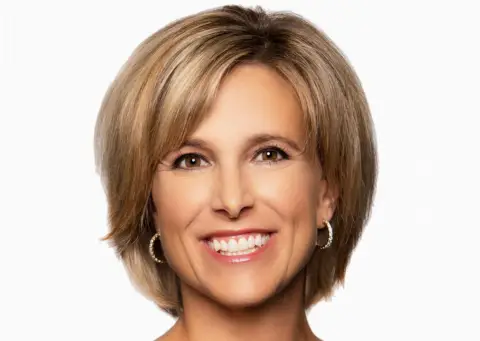 FIS任命Stephanie L. Ferris为首席执行官,并转向独立董事会主席架构