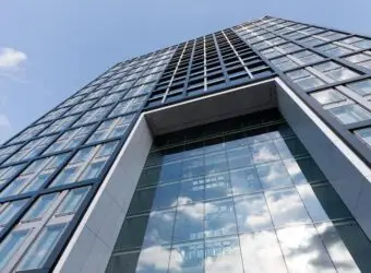STOXX 将 DAX 指数家族上限从 10% 调整至 15%