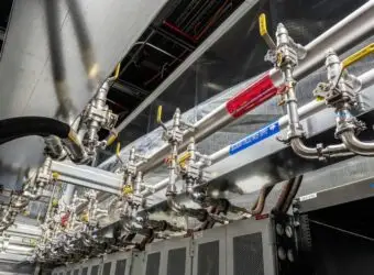 Equinix 将先进液冷技术支持扩展至全球超100个 IBX 数据中心
