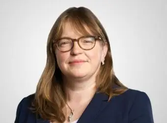 渣打集团CFCC主管Tracey McDermott将于年底退休,David Howes接任