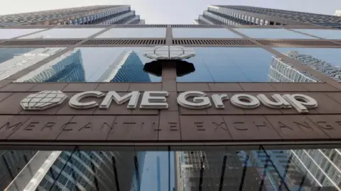 CME Group 推出 SOL 与 XRP 期货期权,已开放交易