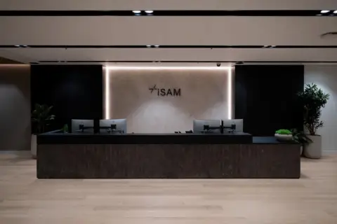 iSAM 迁入伦敦新总部,加速全球业务扩张
