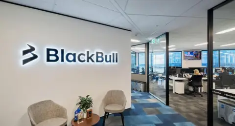 BlackBull 2026财年营收增长30%至2400万美元,客户资产飙升85%