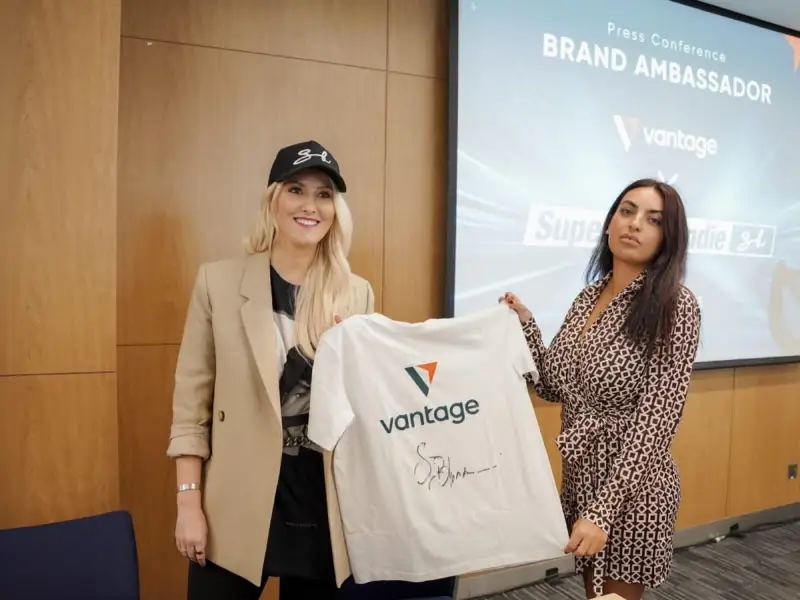 Vantage 任命 Supercar Blondie 为品牌大使,深化金融教育合作
