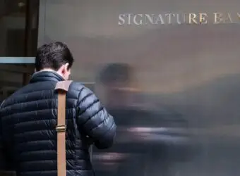 Signature Bank资产出售给NY Community Bancorp,加密存款被排除
