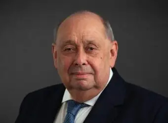 Fiske宣布Tony Pattison退休 不再担任董事长及执行董事