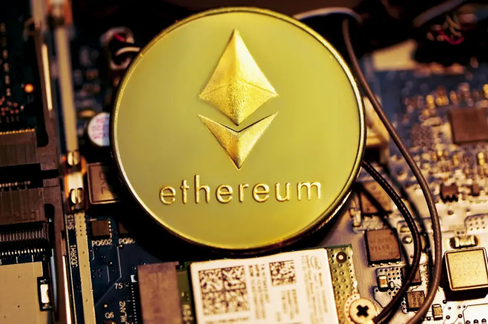 企业财务策略新动向:ETHZilla 豪掷3.5亿美元押注以太坊