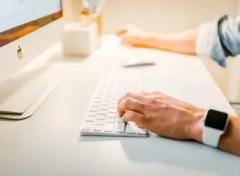 Interactive Brokers重磅升级Client Portal:AI自然语言配置Flex查询,轻松生成交易报告提升效率
