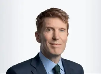 渣打银行任命Manus Costello为集团首席财务官兼执行董事 监管批准已获通过