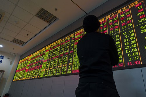 投资者纷纷抛售大型科技股,华尔街股市收盘全面走低