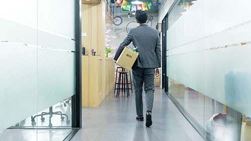 GameStop首席财务官吉姆·贝尔将于3月26日离职