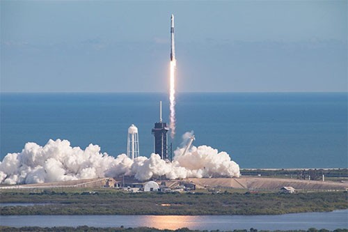 SpaceX赢得美国宇航局月球登陆合同