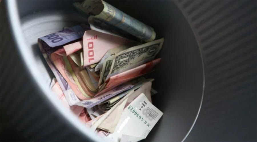 当比特币交易接近历史高位时,现金正'濒临崩溃' (1)