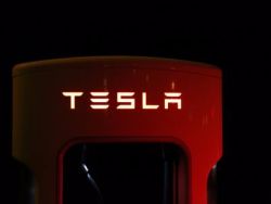 核心高管Jerome Guillen离职或将对特斯拉(TSLA.US)造成负面影响
