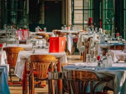 尽管室内餐饮已重新开放,DoorDash(DASH.US)在美国食品应用中仍然位居榜首