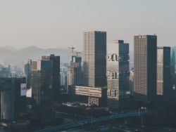 深圳控股(00604)公布2020年全年业绩 稳步推进项目实现主营业务大增