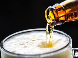 机构看法不一,青岛啤酒(00168)一季报究竟藏有哪些信息点?