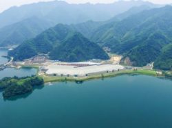 钟睒睒退出农夫山泉吉林长白山有限公司法定代表人,经营范围含包装饮用水等业务