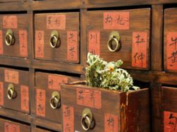中药股板块起动 华润医药(03320)价廉物美