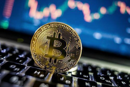 比特币崩盘暴跌8000美金,合约用户惨遭血洗,我期权却翻了200倍