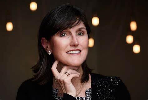 女股神 Cathie Wood :比特币涨了一倍是高估了吗?