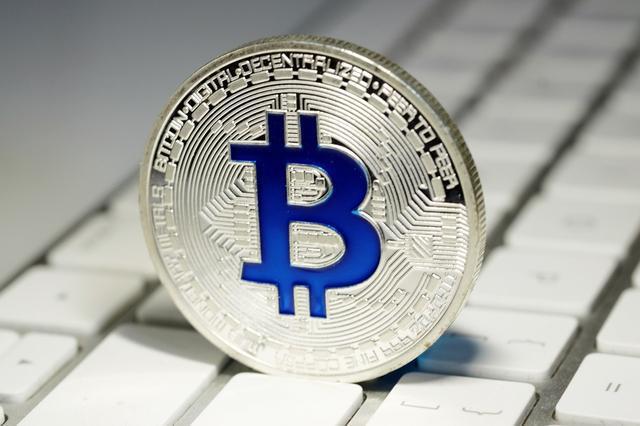 1枚比特币比1公斤的黄金还贵!长期投资你更看好谁?