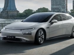 新股暗盘 |小鹏汽车-W(09868)暗盘盘初涨0.06%，每手赚10港元