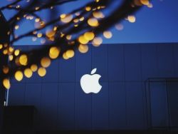 美股异动 | 苹果(AAPL.US)涨超1%,股价续刷历史新高