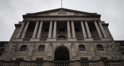 英国央行量化宽松政策威胁到其独立性,进退两难