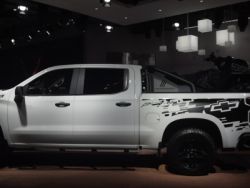 福特(F.US)新型微型卡车Maverick大受欢迎,预订量超10万