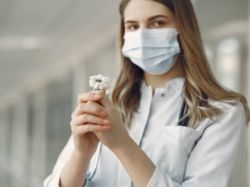 疫苗股能否延续涨势?市场静待美CDC对新冠疫苗加强针的审查结果