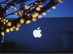 美股異動 | 蘋果(AAPL.US)盤初漲超1.3%,計劃在2024年推出“蘋果汽車”