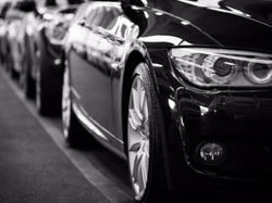 特斯拉(TSLA.US)再迎勁敵!奧迪發布Grandsphere概念車,自動駕駛模式下可隱藏方向盤和踏板