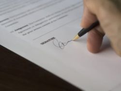 富國銀行:未來用戶收益增長放緩,下調(ROKU.US)目標價至350美元