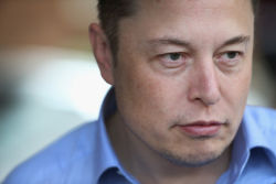 馬斯克:特斯拉(TSLA.US)尚未考慮拆股，Cybertruck皮卡或于2022年投產