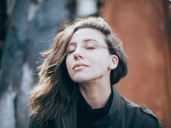 人人網(RENN.US)一度漲近44%,創2018年6月份以來最大盤中漲幅