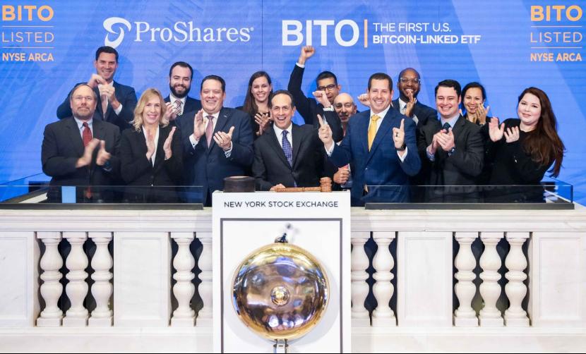 ProShares 比特幣 ETF 首日成交額超 10 億美元 ,SEC 遭保守者質疑