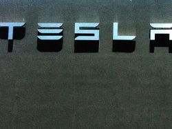 光大證券:維持特斯拉(TSLA.US)“買入”評級 目標價升至1067.96美元