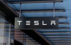 大摩:看好汽車和能源業務長期前景,大幅上調特斯拉(TSLA.US)目標價至1200美元