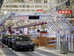 11月特斯拉(TSLA.US)中國批發銷量環比下降3%,連續三月破5萬輛
