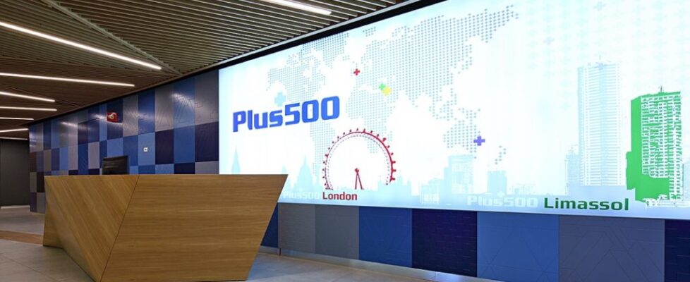 Plus500宣布2024财年收入增长6%并发布2亿美元股东回报计划:稳健盈利与回报策略巩固市场信心